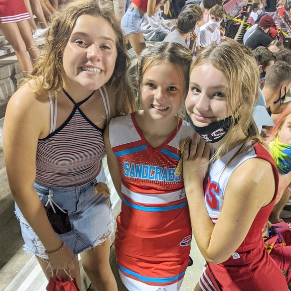 Meet your Posher, Debbie - Picture 2 of 3